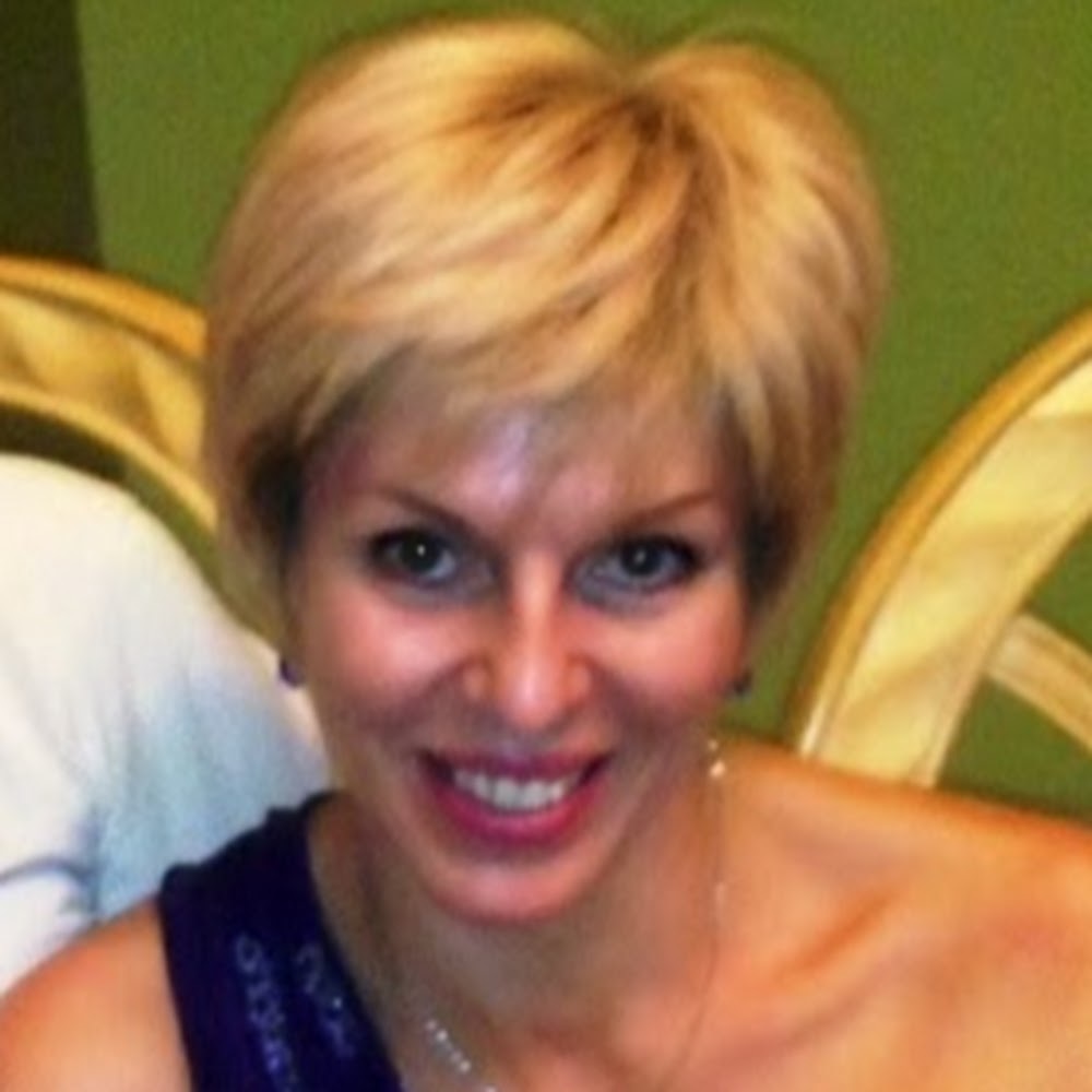 Meet your Posher, Larisa, Posh Ambassador